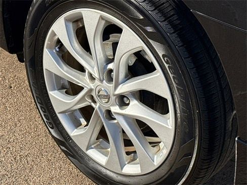 Used 2019 Nissan Sentra S w/ Appearance Package image 11