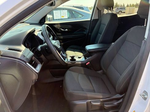 Used 2024 GMC Terrain SLE FWD image 25