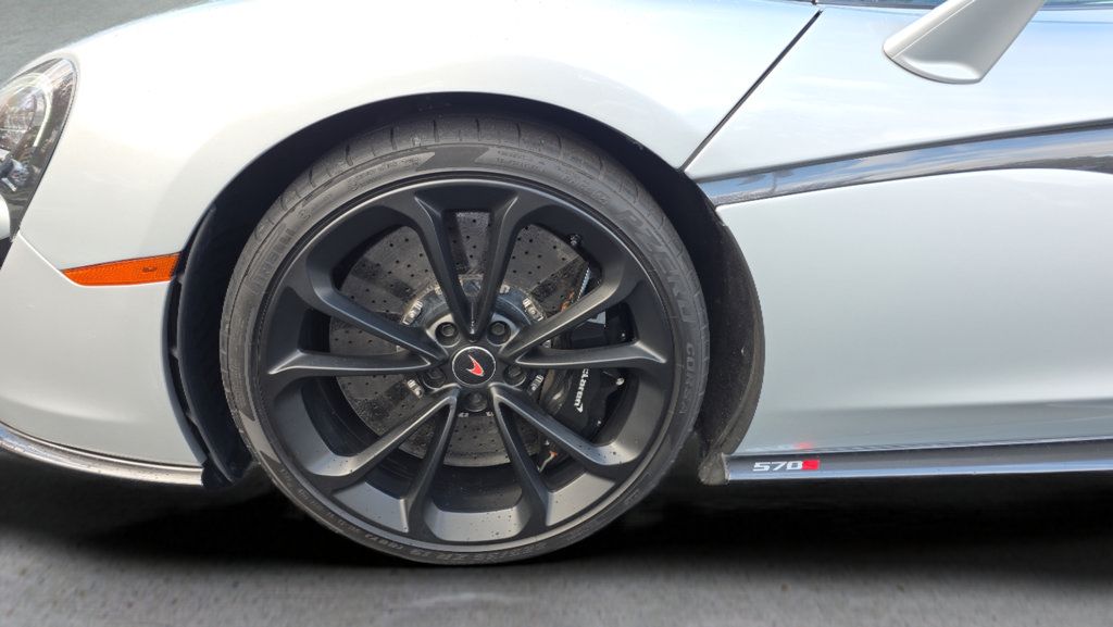 Used 2018 McLaren 570S Spider RWD image 16