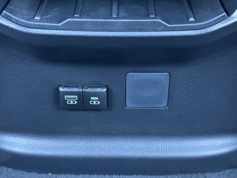 Used 2025 Toyota Tundra Limited image 35