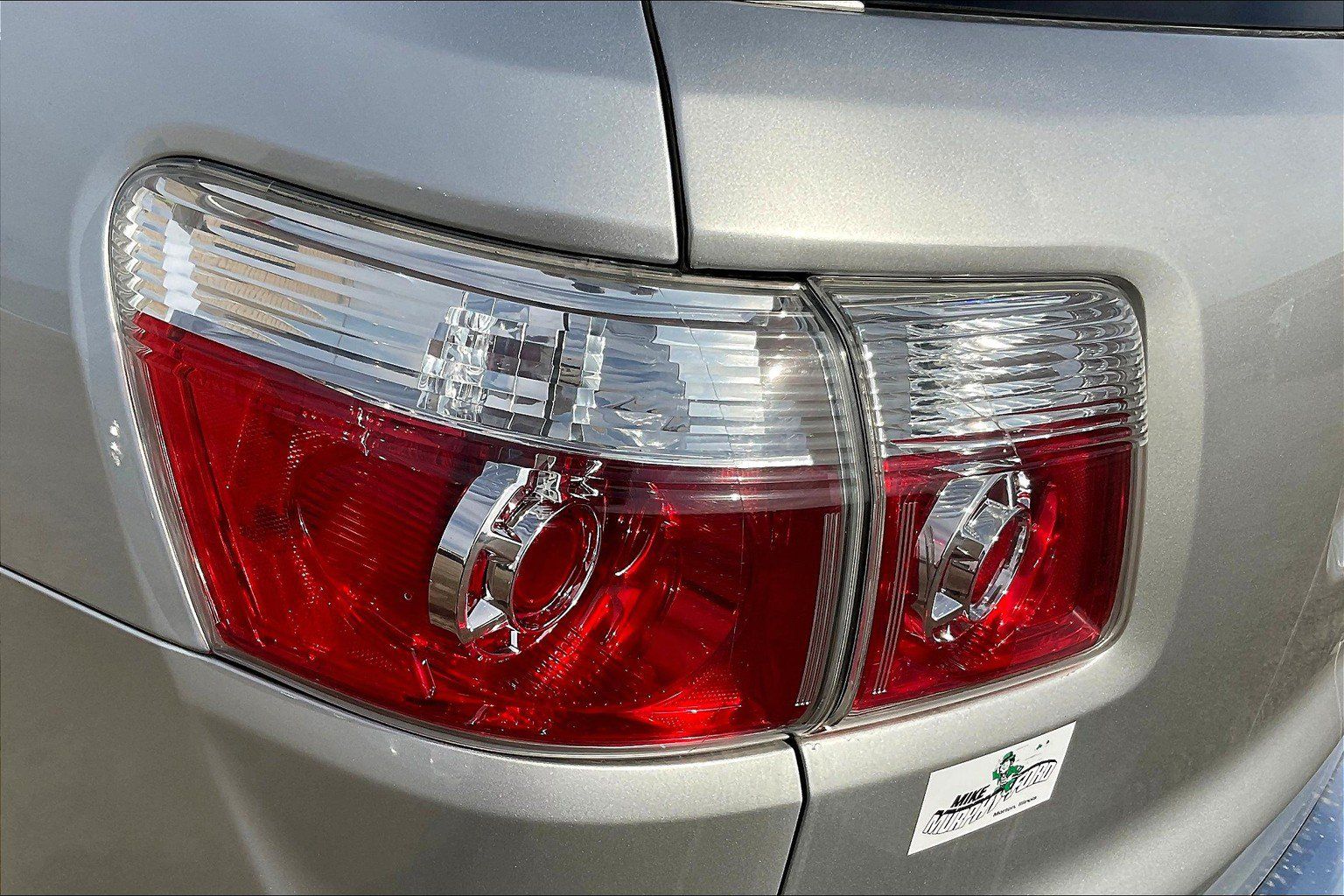 Used 2012 GMC Acadia SL w/ Preferred Package FWD image 28