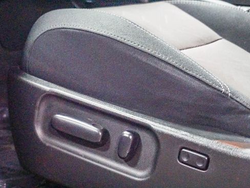 Certified 2023 Toyota Tacoma TRD Off-Road AWD/4WD image 21