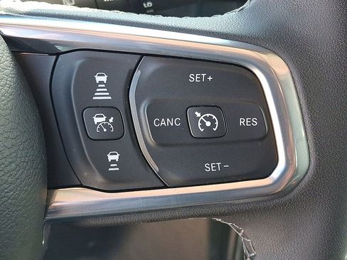 Used 2025 Jeep Wrangler Unlimited Sahara w/ Safety Group AWD/4WD image 24