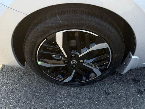 New 2025 Nissan Versa SR w/ Trunk Package image 9