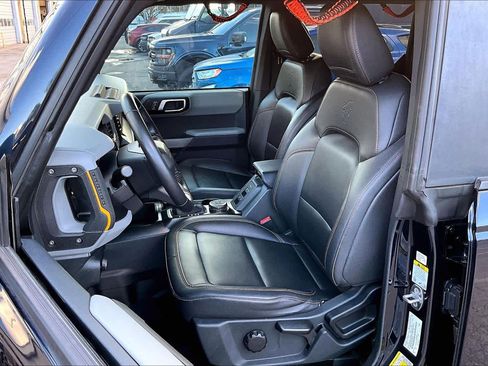 Used 2021 Ford Bronco Badlands image 7