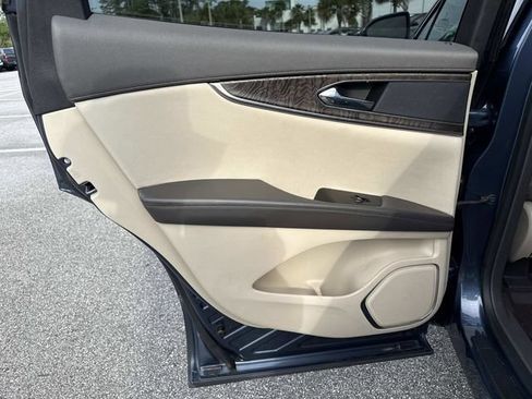 Used 2019 Lincoln Nautilus Select FWD image 9