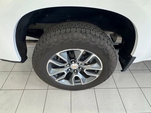 Used 2026 Chevrolet Silverado 1500 LT AWD/4WD image 37