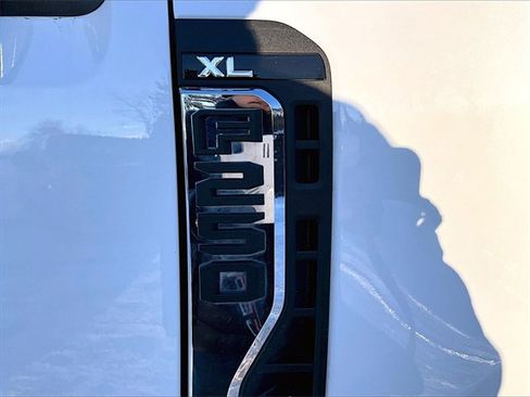 Used 2024 Ford F250 XL w/ XL Off-Road Package image 8