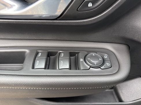 Used 2022 GMC Terrain SLE w/ Driver Convenience Package image 27