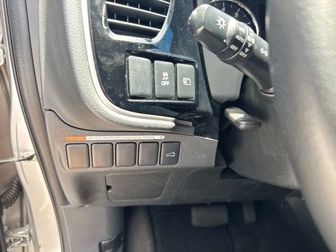 Used 2019 Mitsubishi Outlander SEL FWD image 32