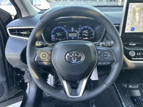 Certified 2026 Toyota Corolla Cross XLE w/ Convenience Package image 18