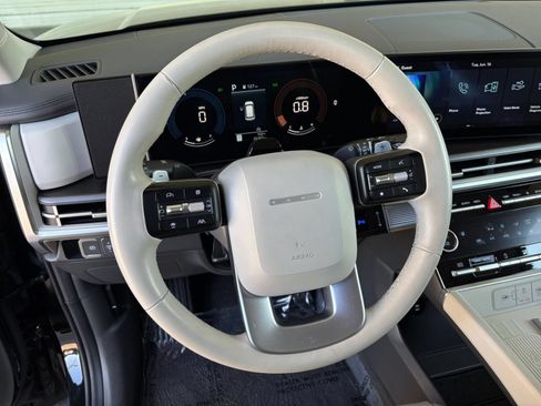 Used 2025 Hyundai Santa Fe SEL FWD image 30