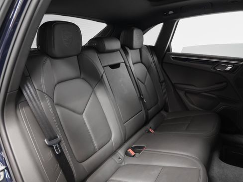 Used 2023 Porsche Macan AWD/4WD image 23