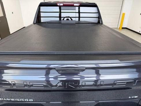Used 2023 Chevrolet Silverado 1500 LTZ AWD/4WD image 31
