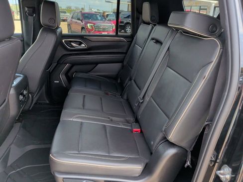 Used 2024 Chevrolet Suburban Premier image 37