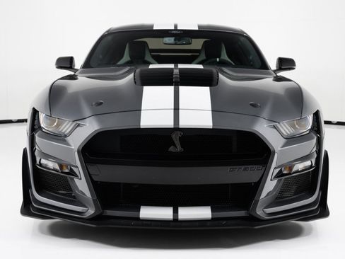 Used 2021 Ford Mustang Shelby GT500 w/ Carbon Fiber Track Pack RWD image 2