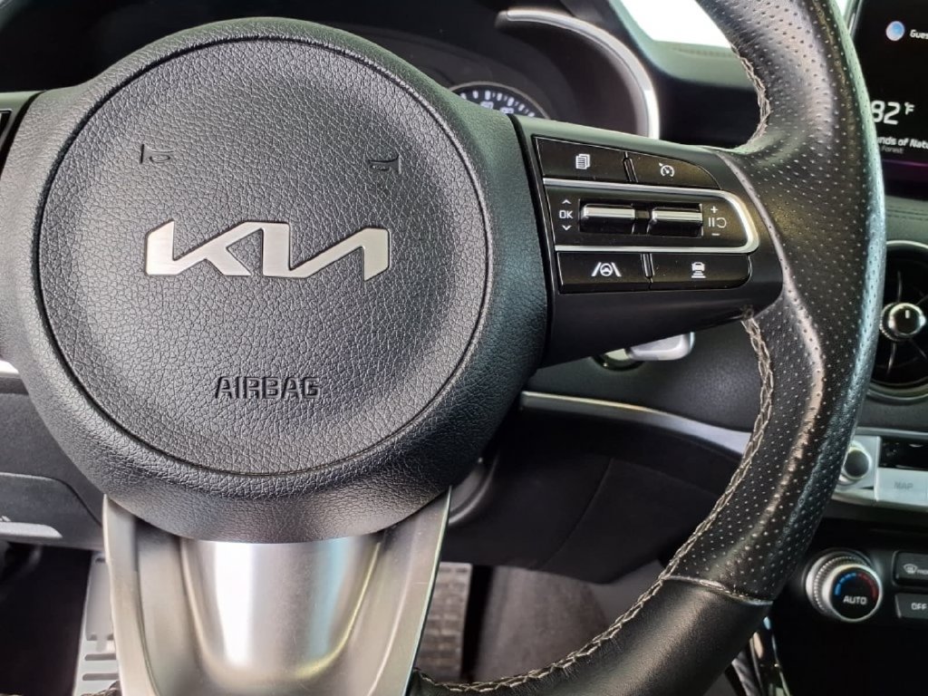 Used 2022 Kia Stinger GT-Line w/ Sun & Sound Package RWD image 26