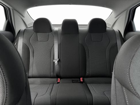 Certified 2025 Hyundai Elantra SE image 16