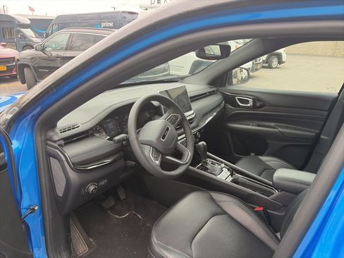 Used 2026 Jeep Compass Limited image 5