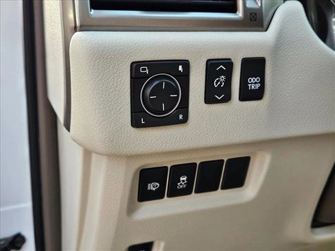 Used 2016 Lexus GX 460 w/ Premium Package image 10