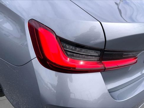 Used 2023 BMW 330i Sedan w/ Convenience Package RWD image 29