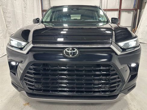 Used 2025 Toyota Grand Highlander AWD image 2