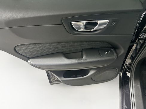 Used 2024 Volvo XC60 B5 Core image 25