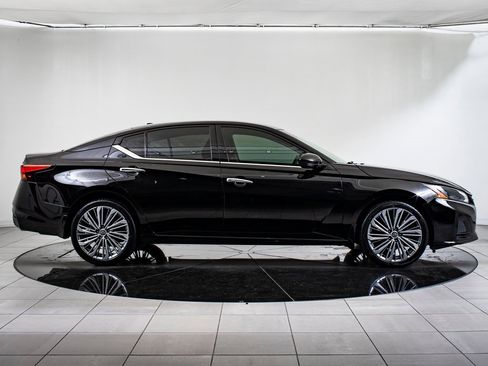 Used 2023 Nissan Altima 2.5 SL image 6