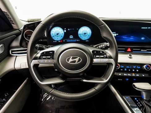 Used 2025 Hyundai Elantra Limited w/ Cargo Package FWD image 15
