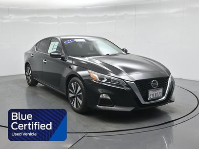 Used 2021 Nissan Altima 2.5 SV w/ SV Premium Package