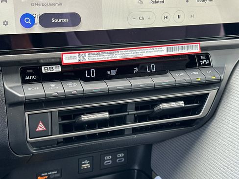 Used 2026 Toyota Camry SE w/ Multimedia Upgrade Package FWD image 19