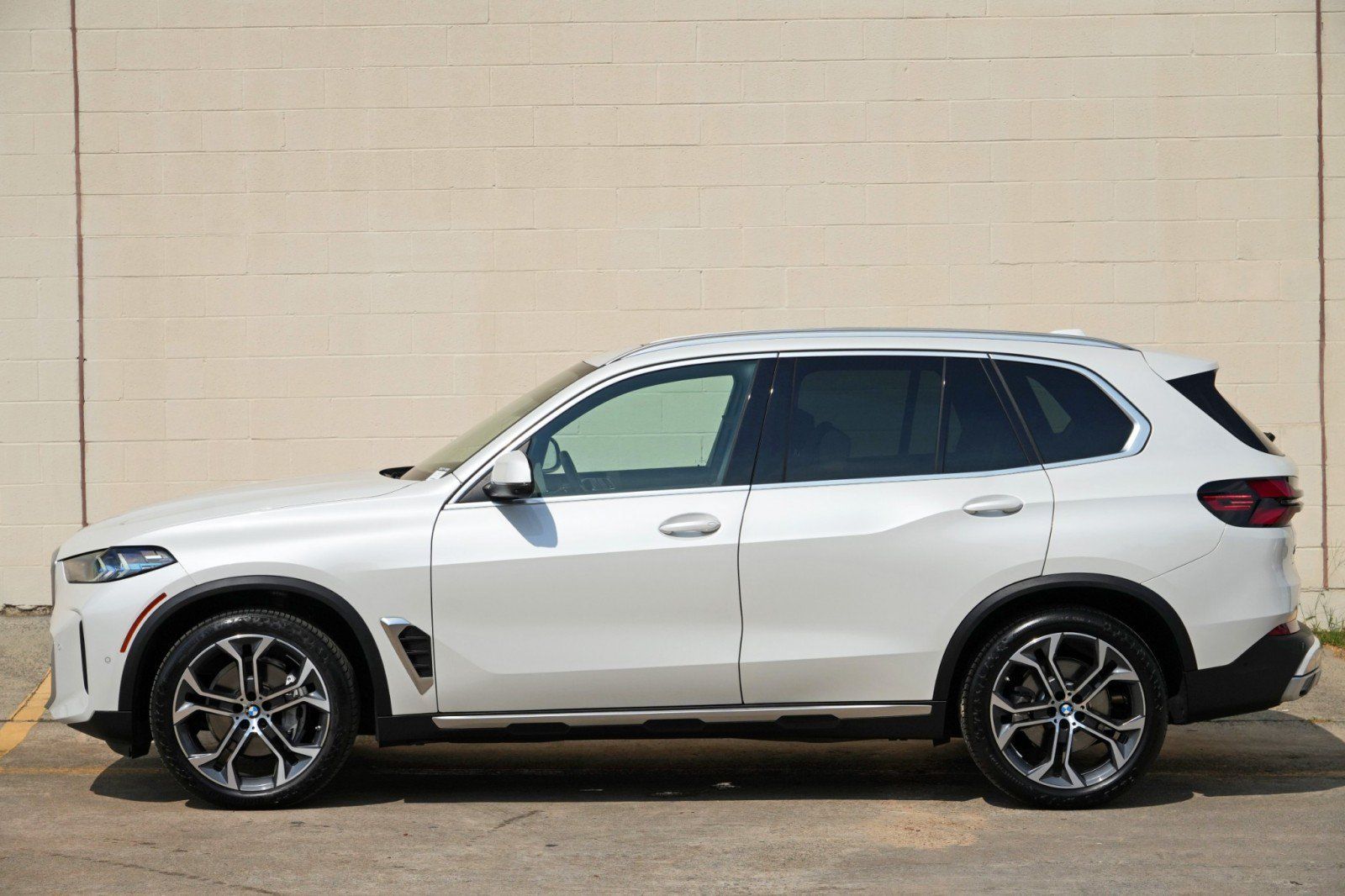 Used 2024 BMW X5 sDrive40i w/ Premium Package RWD image 53