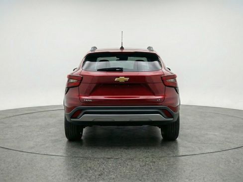 Used 2025 Chevrolet Trax LT image 7