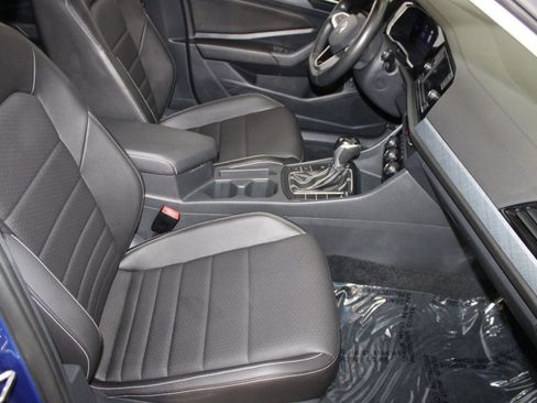 Used 2022 Volkswagen Jetta SE image 29