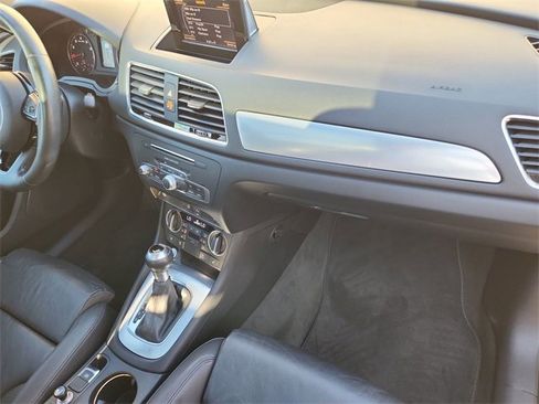 Used 2018 Audi Q3 2.0T Premium w/ Convenience Package image 28