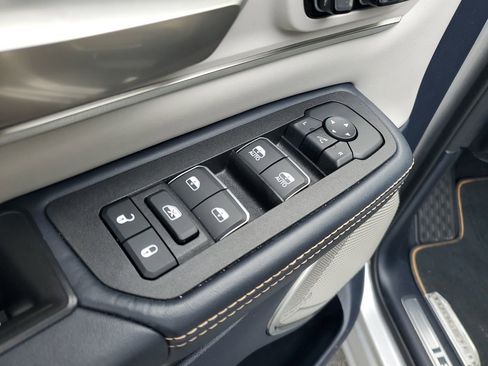 Used 2025 RAM 1500 Tungsten w/ Trailer Tow Group image 9