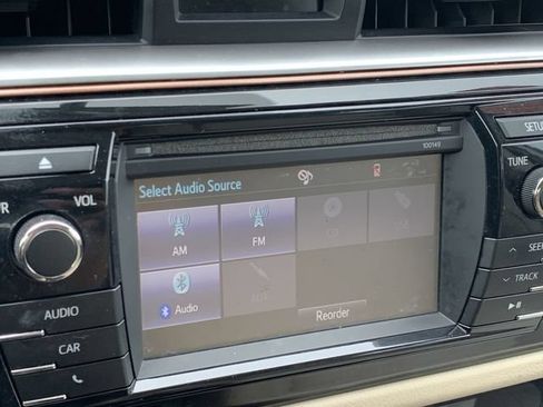 Used 2014 Toyota Corolla LE FWD image 21