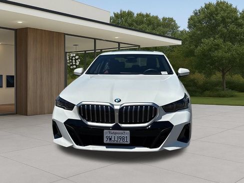 Used 2026 BMW 530i w/ M Sport Package RWD image 3