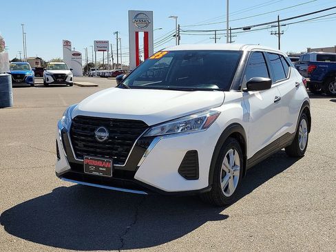 Used 2023 Nissan Kicks S image 4