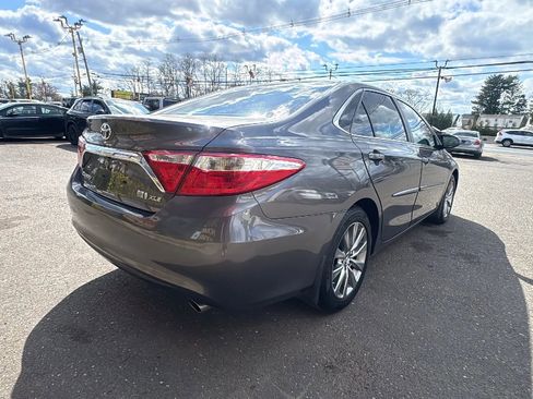 Used 2017 Toyota Camry XLE image 5