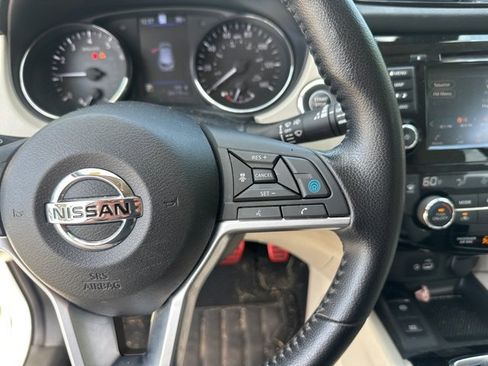 Used 2022 Nissan Rogue Sport SL image 23