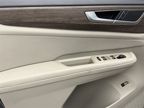 Used 2025 Volkswagen Atlas SEL image 35