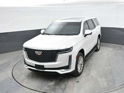 Used 2024 Cadillac Escalade Premium Luxury AWD/4WD image 16