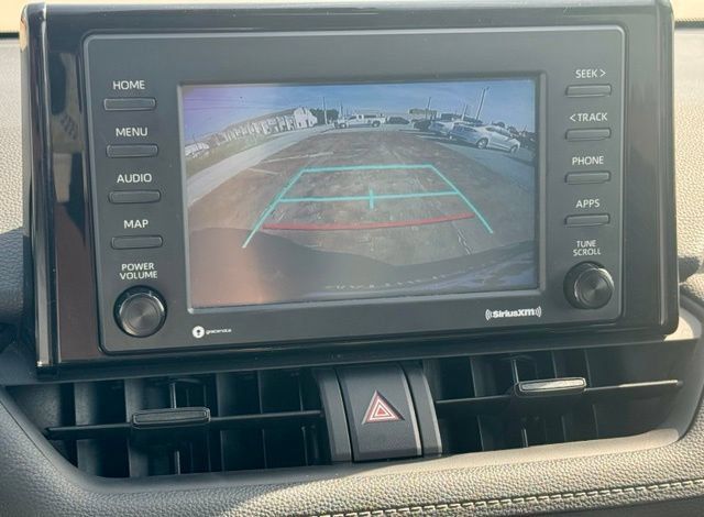 Used 2022 Toyota RAV4 LE AWD/4WD image 14