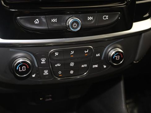 Used 2023 Chevrolet Traverse LT w/ LT Premium Package AWD/4WD image 28