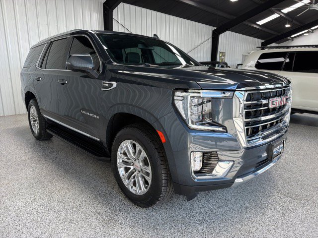 Used 2021 GMC Yukon SLT w/ SLT Premium Package RWD image 4