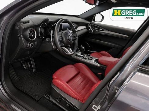 Used 2023 Alfa Romeo Stelvio Veloce AWD/4WD image 8