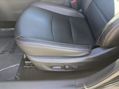 Used 2022 Nissan Sentra SR w/ SR Premium Package image 12