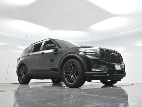 Used 2025 Ford Explorer ST AWD/4WD image 59