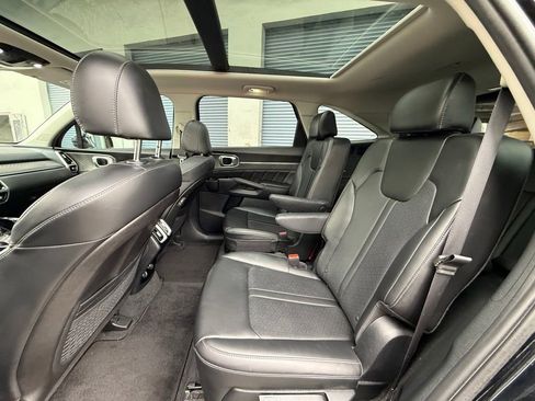 Used 2023 Kia Sorento SX FWD image 10